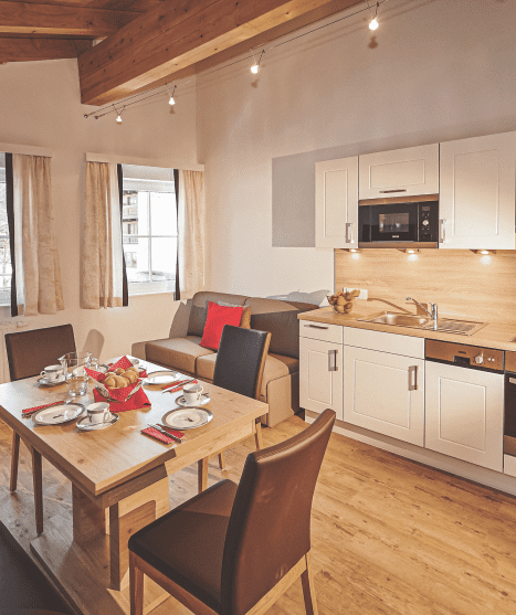 Großzügiger Wohn- und Essbereich in den Appartements Alpine Active in Flachau